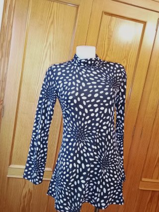 Vestido Naf Naf estampado retro