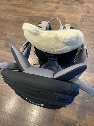 Mochila portabebés Vaude + sombrilla  1 uso