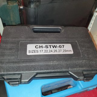 Llave dinamométrica y vasos