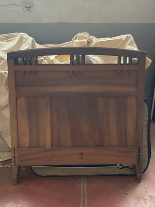 Conjunto de cabeceros antiguos de roble