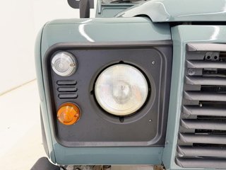 Land-Rover Defender 90 SW SE