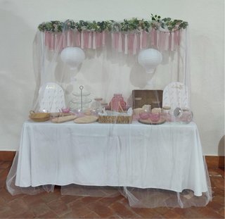 Arco Hexagonal Madera con Flores Rosas