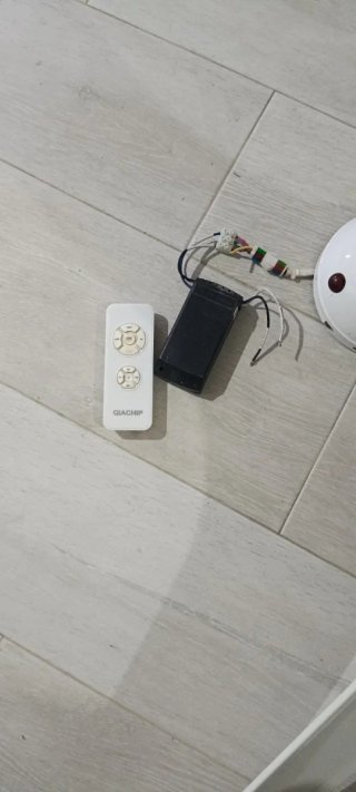Ventilador de techo blanco moderno
