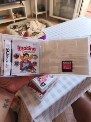 Nintendo DSi XL Rossa + Giochi
