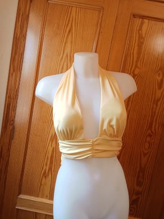 Top Halter Amarillo Shein