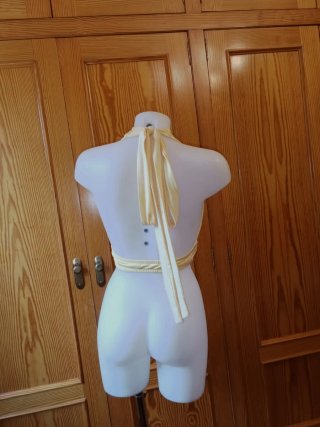Top Halter Amarillo Shein