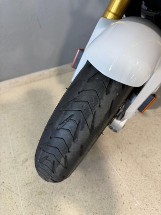 BMW R1250RS Blanca y Gris