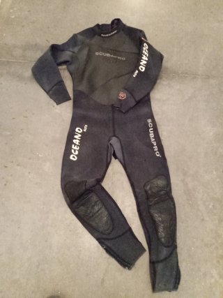 Neopreno buceo SCUBAPRO usado barrancos