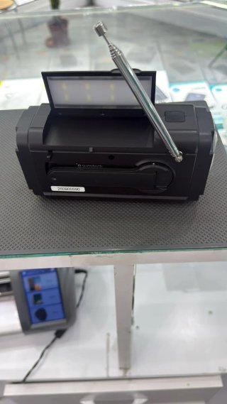 Radio de Emergencia Solar Sunstech RPE25