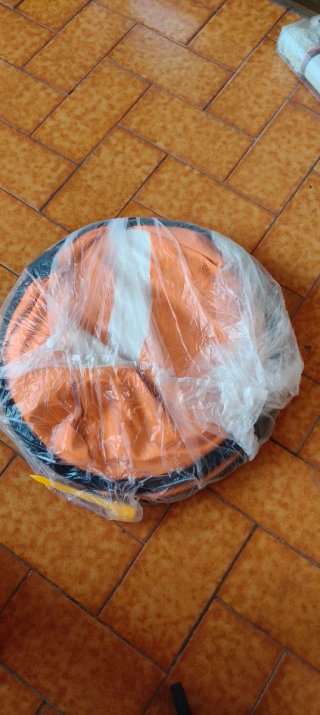 Pista di atterraggio pieghevole per droni
