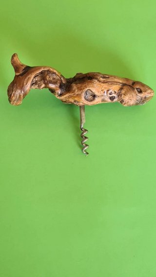 Dos sacacorchos de madera de raiz de vid