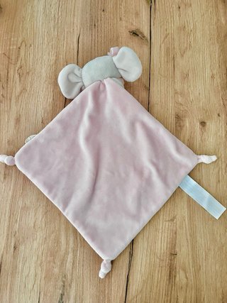 Dou dou bebé peluche rosa