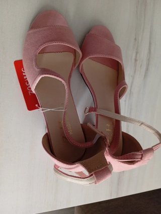 Zapatos de tacón rosa