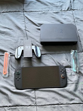 Nintendo Switch 2 + Mario Kart World