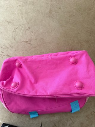 Mochila infantil con mariposas y flores