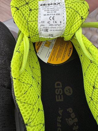 Zapatos de seguridad Cofra negros y grises
