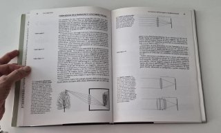Libro "La fotocamera" di Ansel Adams di Zanichelli