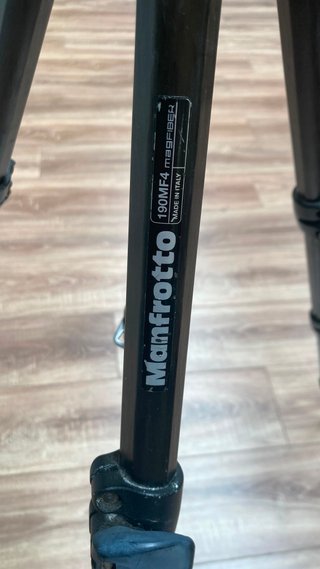 Trípode Manfrotto 190MF4 Carbono + Rótula 701RC2