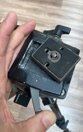 Trípode Manfrotto 190MF4 Carbono + Rótula 701RC2