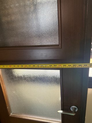Puerta madera maciza con cristales