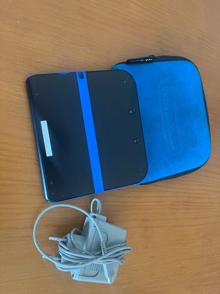 Nintendo 2DS Negra con Funda y Cargador