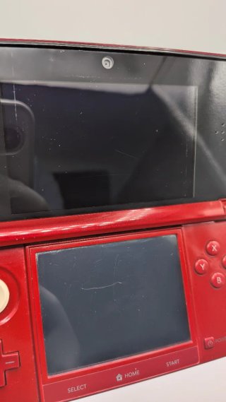 Nintendo 3DS Rossa con caricabatterie e pennino
