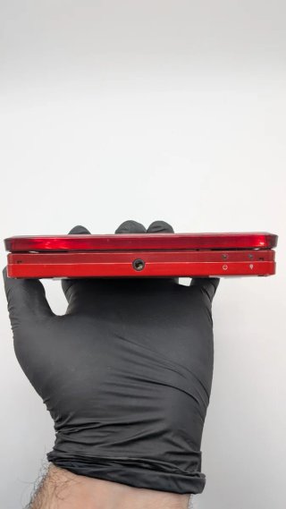 Nintendo 3DS Rossa con caricabatterie e pennino