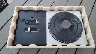 Pacchetto DJ Hero 2 per Wii con giradischi