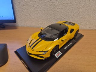 Ferrari SF90 Stradale Maisto Amarillo