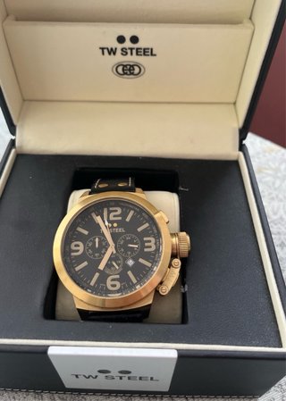 Reloj TW Steel Negro y Dorado
