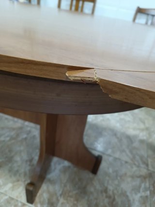 Mesa de comedor ovalada y 6 sillas