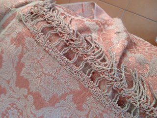Copriletto vintage raso damascato oro rosa