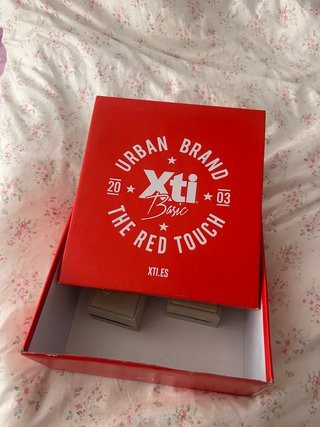 Caja Xti Roja Sorpresa