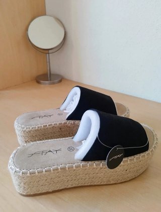 Sandalias