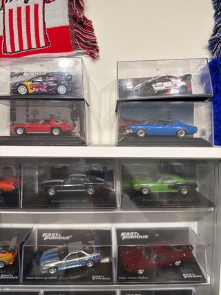 Colección Coches Miniatura con Estantería