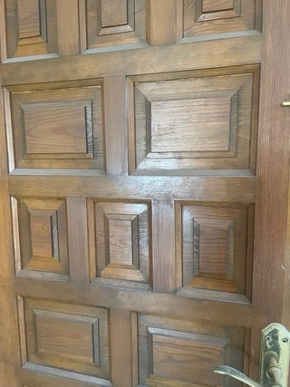 4 Puertas de madera maciza con diseño clásico