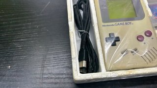 Nintendo Game Boy clásica en caja