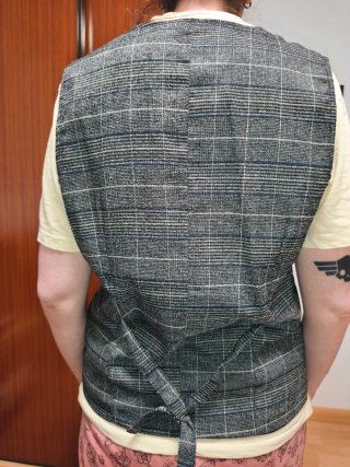 Elegante Chaleco Gris Oscuro Talla 50