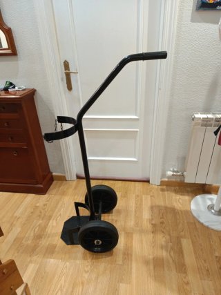 Carretilla para bombonas de oxígeno