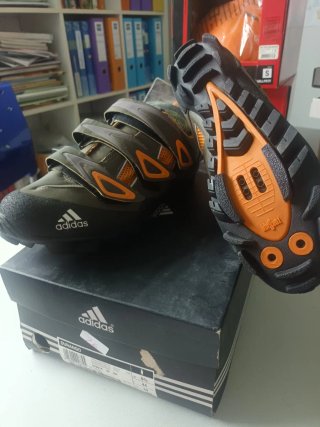 Scarpe Adidas MTB Taglia 44