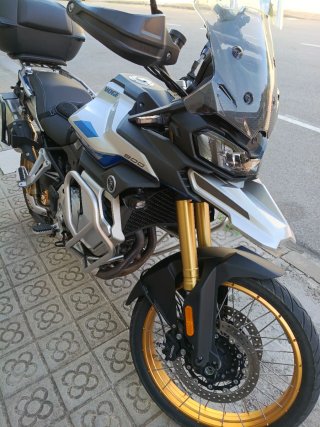 Voge 900DSX