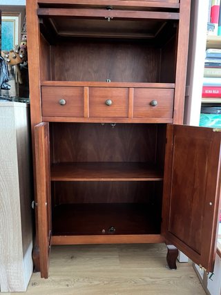 Armario de madera ycristal marrón. Recogida Oviedo