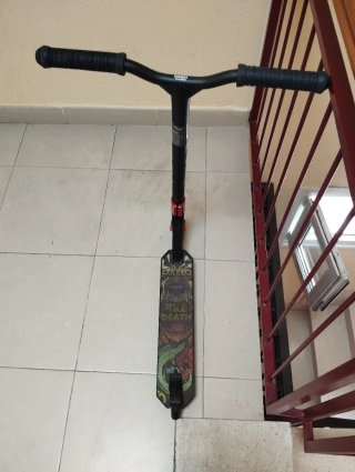 Patinete Oxelo Scooter Negro y Rojo
