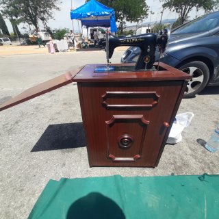 Máquina de coser Alfa antigua