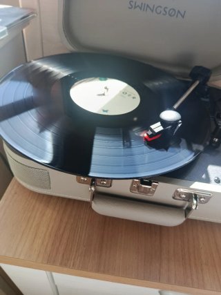 Tocadiscos SWINGSON Beige y Negro