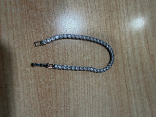 Pulsera de circonitas plateada