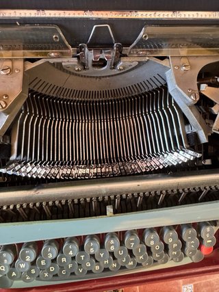 Máquina de escribir Olivetti Studio 44