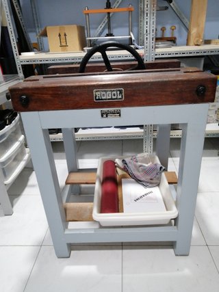 Prensa de libros ROGOL