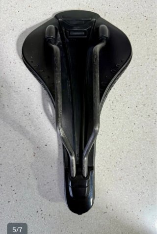 Sillín Fizik Antares R1 Versus Evo Adaptative