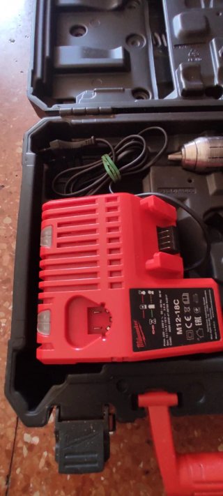Taladro Percutor Milwaukee M18 Brushless